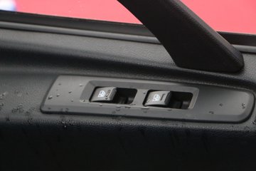 R60D 220 6X4 4.8ж