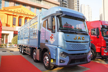 ԽQ7 560 8X4 9.4AMTդػ