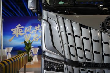  HK LNG 630 6X4 AMTǣ