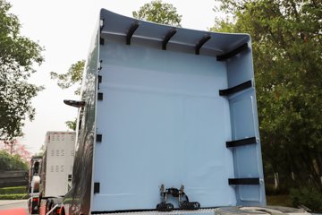 ��������������Ӱ 6X4 ���綯ǣ���� ����ʱ��400kWh