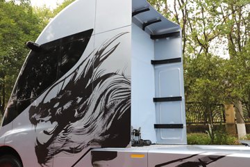 ��������������Ӱ 6X4 ���綯ǣ���� ����ʱ��400kWh