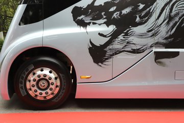 ��������������Ӱ 6X4 ���綯ǣ���� ����ʱ��400kWh