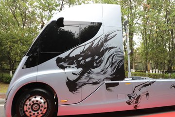 ��������������Ӱ 6X4 ���綯ǣ���� ����ʱ��400kWh