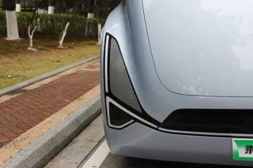 ��������������Ӱ 6X4 ���綯ǣ���� ����ʱ��400kWh