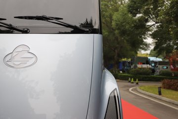 ��������������Ӱ 6X4 ���綯ǣ���� ����ʱ��400kWh