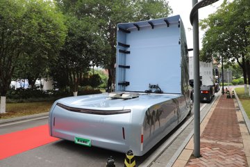 ��������������Ӱ 6X4 ���綯ǣ���� ����ʱ��400kWh