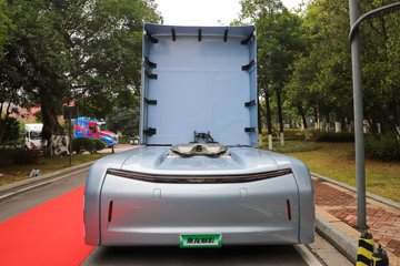 ��������������Ӱ 6X4 ���綯ǣ���� ����ʱ��400kWh