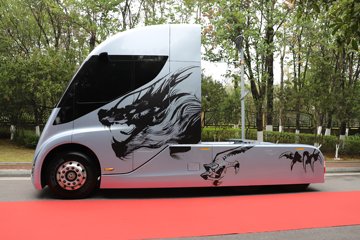 ��������������Ӱ 6X4 ���綯ǣ���� ����ʱ��400kWh