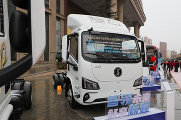 �������ó� ����S300 ���а� 4.2�׵��Ŵ��綯��ʽ�Ῠ ����ʱ��165.15kWh