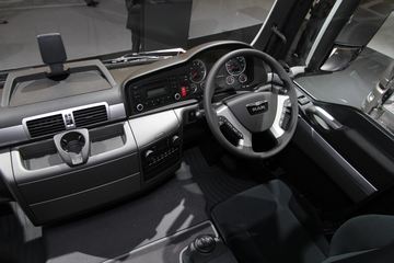 ��TGS 18.440 6X4ǣ����