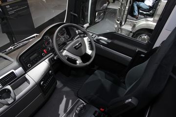 ��TGS 18.440 6X4ǣ����