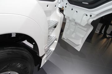 ��TGS 18.440 6X4ǣ����