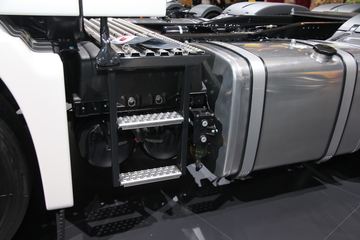 ��TGS 18.440 6X4ǣ����