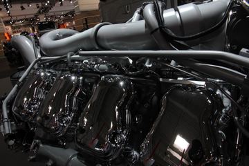 ˹V8+