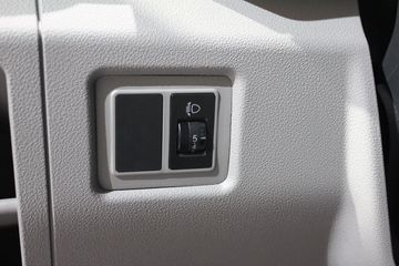 6ϵ